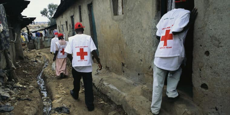 La Cruz Roja implora a los piratas informáticos que no filtren datos de 515.000 "personas altamente vulnerables"