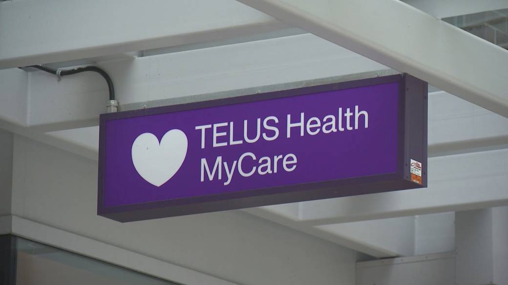 Haga clic para reproducir el video: 'BC revisa si el programa Telus Health viola las leyes de salud'