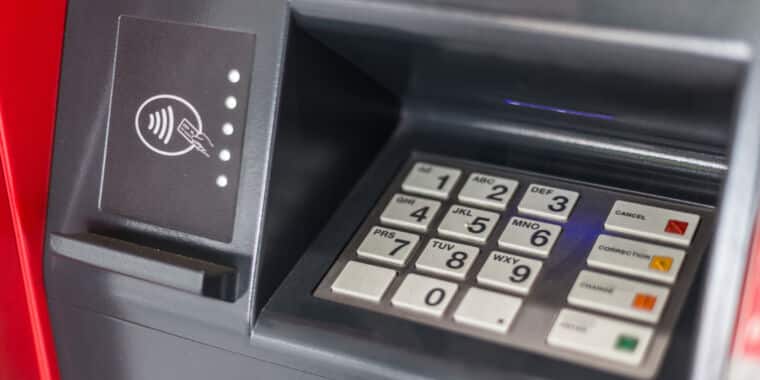 Las fallas de NFC permiten a los investigadores piratear un cajero automático agitando un teléfono