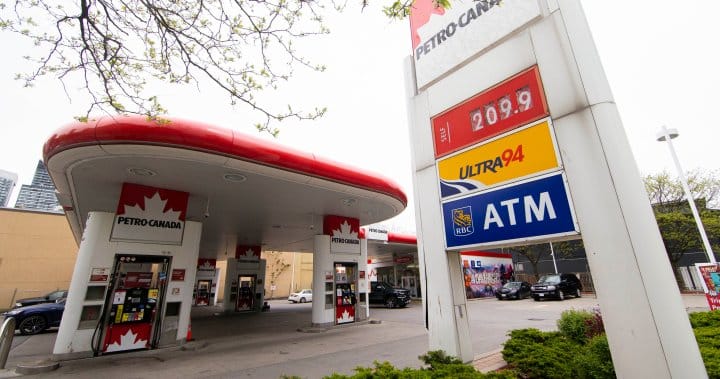 Es probable que los precios de la gasolina sigan aumentando a medida que comience la temporada de viajes de verano: economistas - National