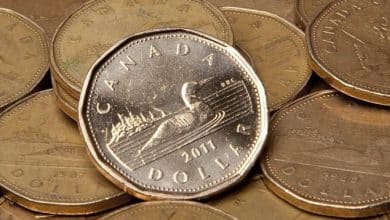 El dólar canadiense cae a un mínimo de 20 meses después del aumento masivo de tasas del Banco de Canadá
