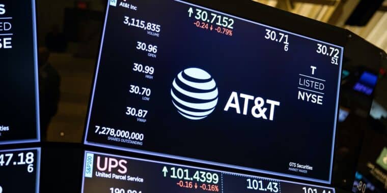 AT&T pierde otros 600.000 clientes de TV mientras busca comprador para DirecTV