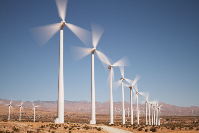 Turbinas de viento cerca de Palm Springs, California.