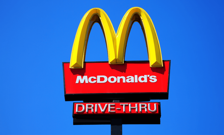 El presidente de McDonald's dice que la ley FAST de California acabará con los restaurantes